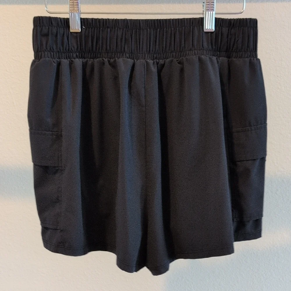 Black Cargo Shorts with Elastic Waistband and Relaxed Fit - Picture 2 of 6